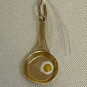 Vintage Charm/Necklace 14K 3D Frying Pan 3-Dimensional